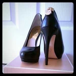 Michael Kors Hamilton Pumps